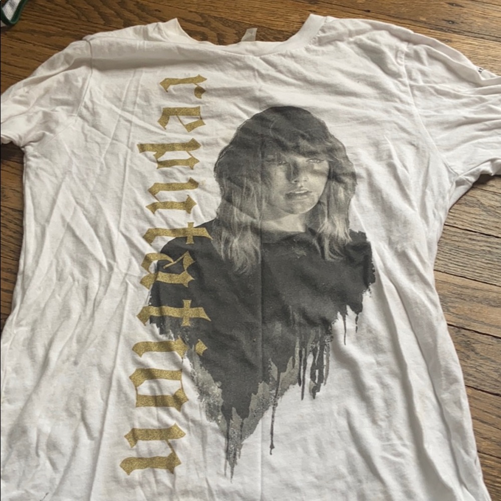 Taylor swift reputation tour shirt